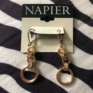 ✨Gold tone earrings ✨